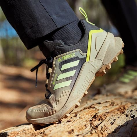 adidas terrex swift r3 goretex.